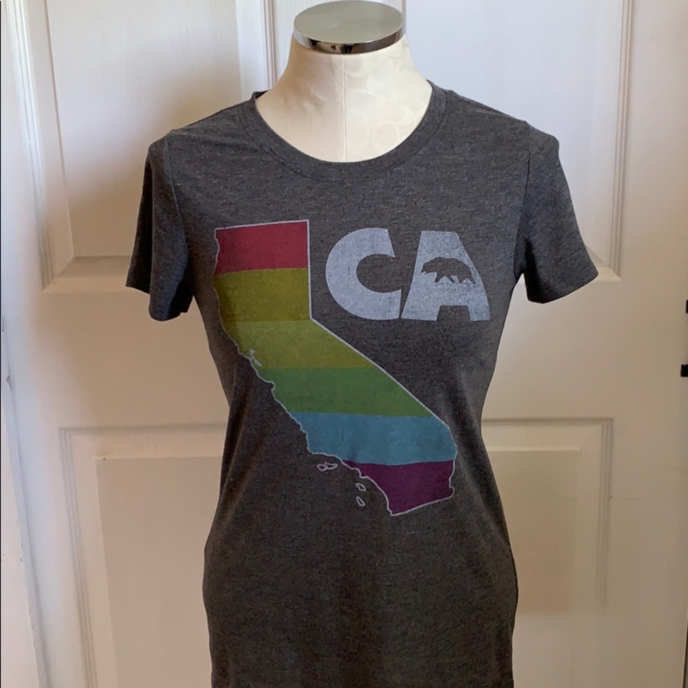 Rainbow 🌈 California T-shirt
